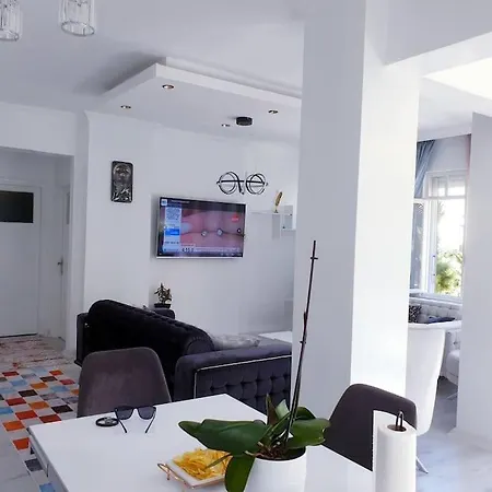 Cute 1 Bed Apartment, At The Heart Of Konyaalti