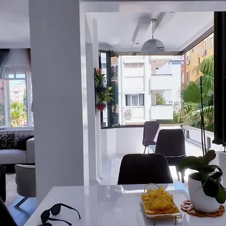 Cute 1 Bed Apartment, At The Heart Of Konyaalti *